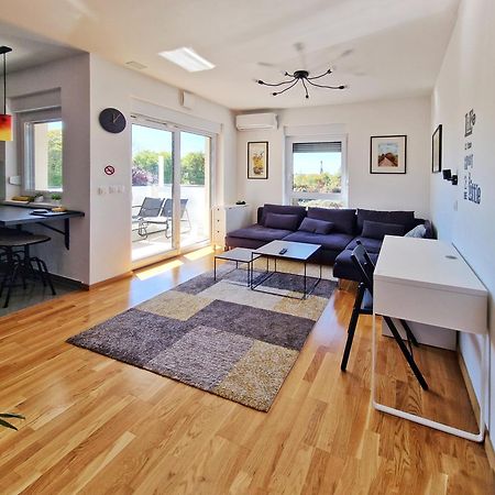 Blue Sky Apartment ชาโคเว็ค ภายนอก รูปภาพ